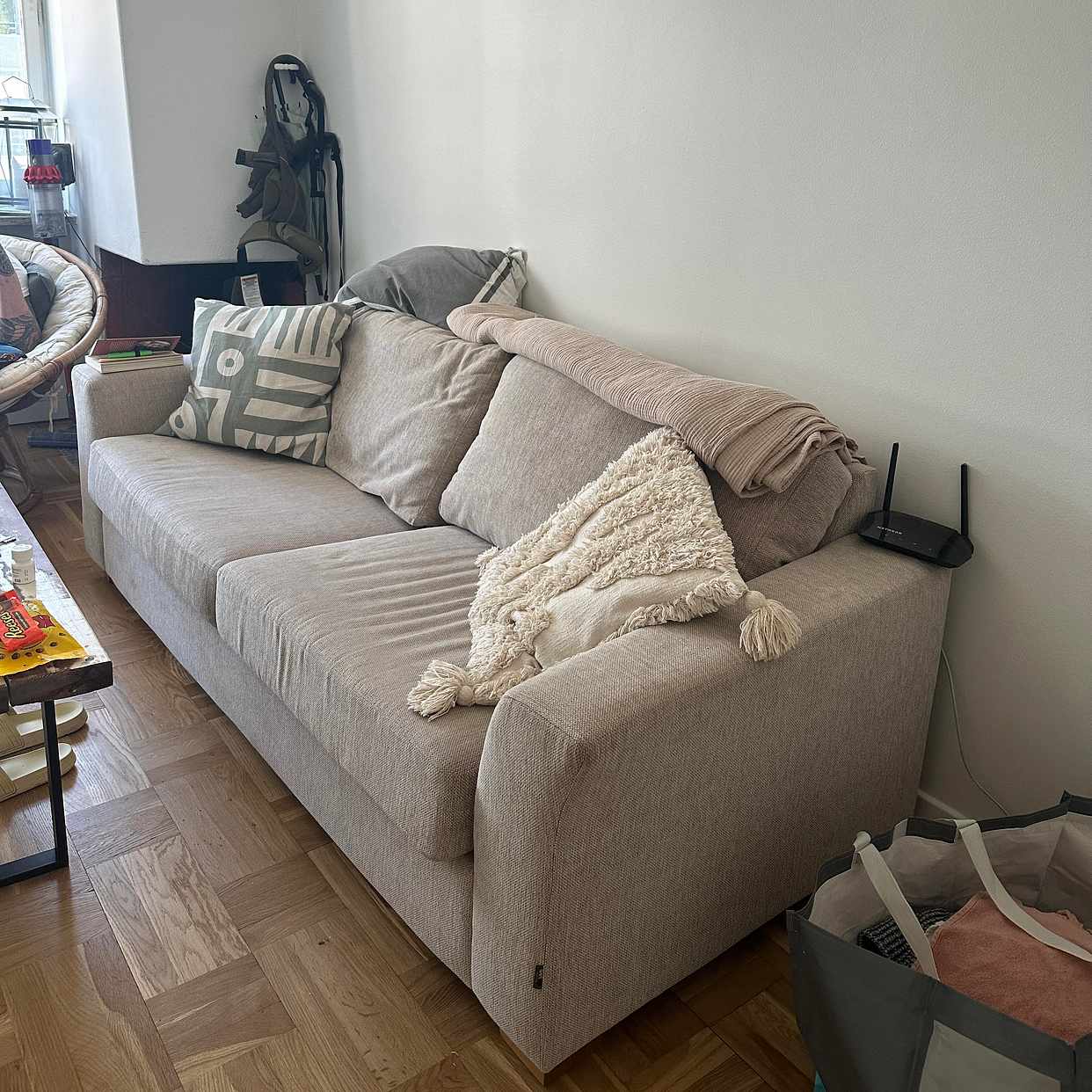 image of Give away couch & table - Stockholm