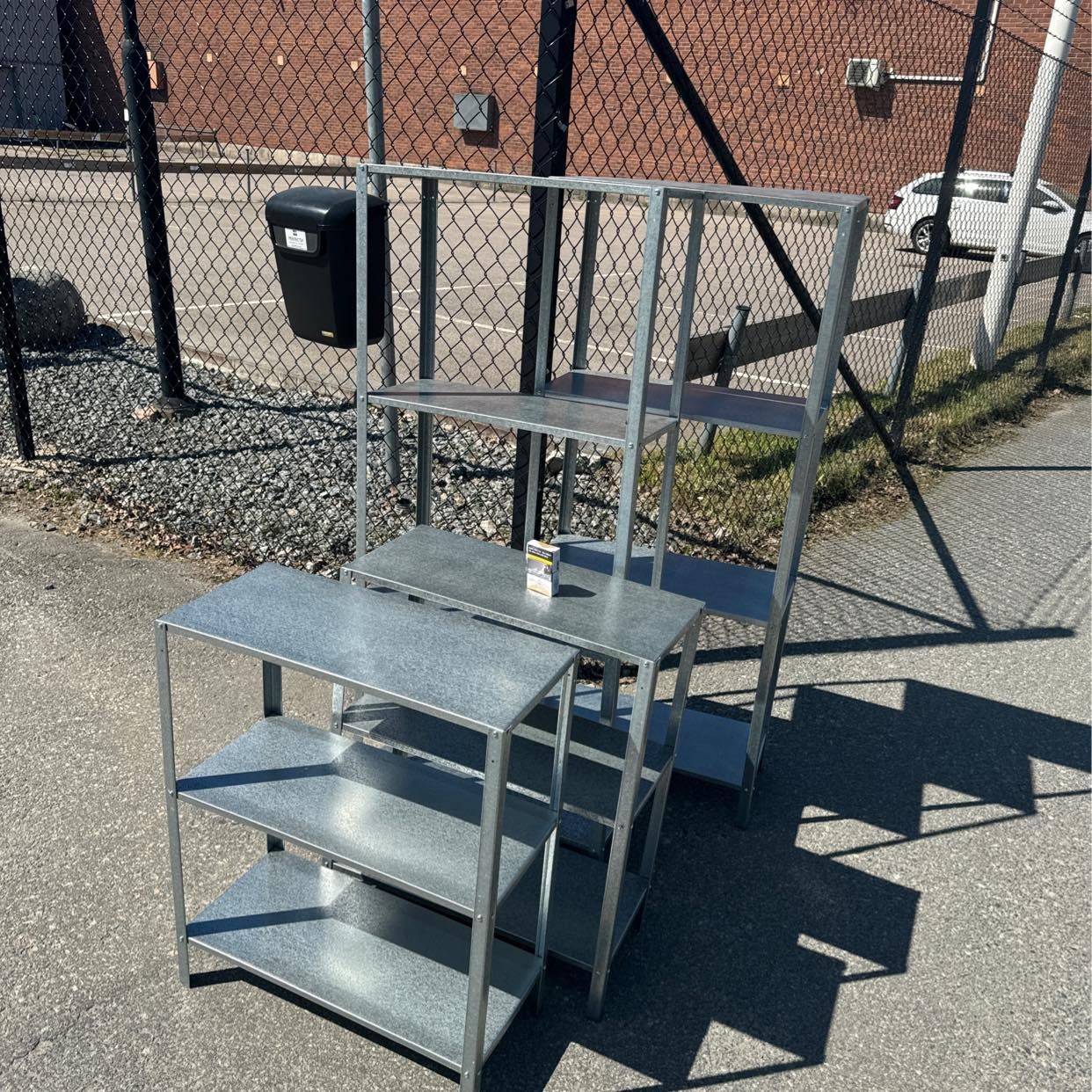 image of Lätta hyllor i zink - 