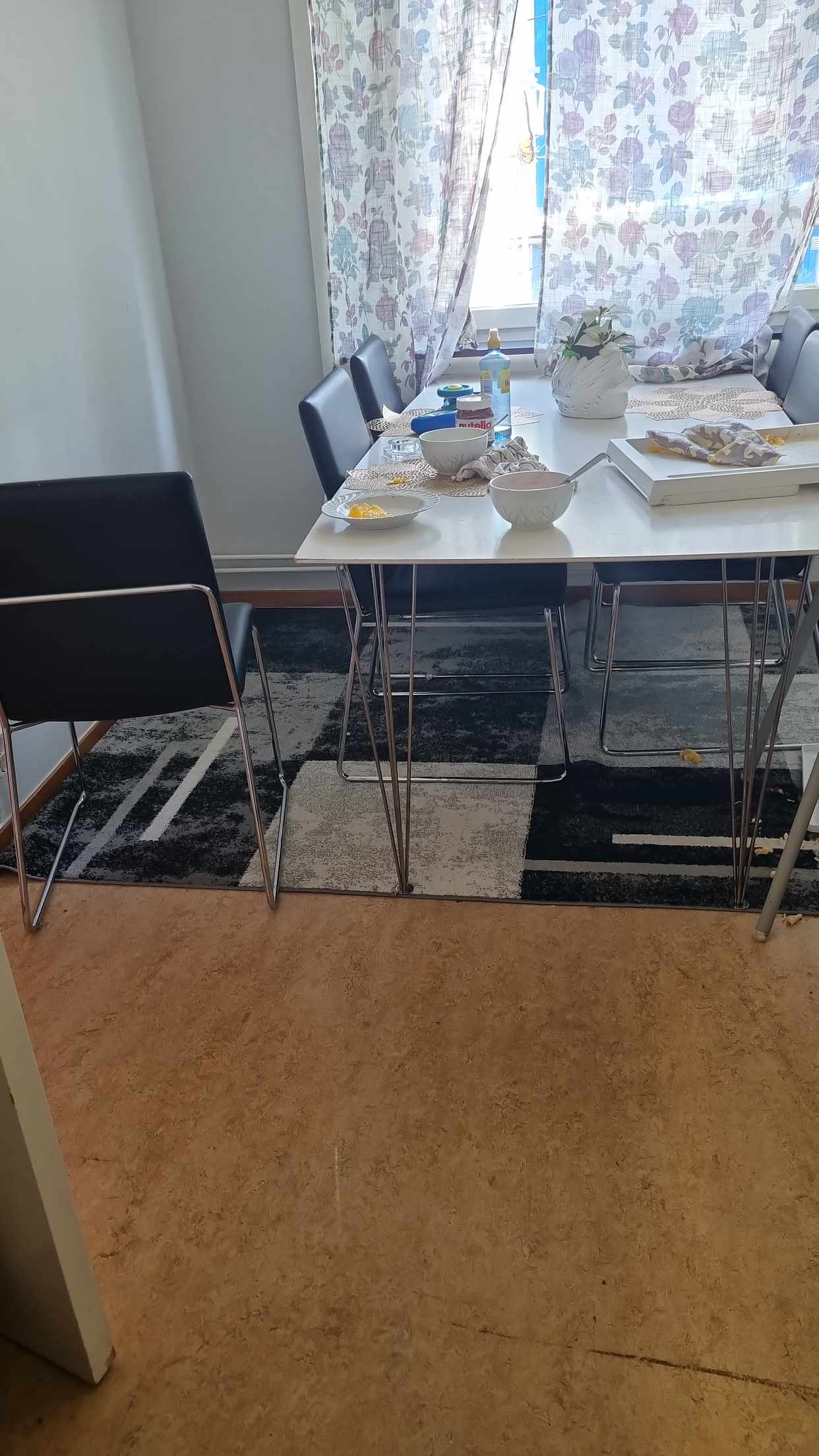 image of Dine and chairs - Södertälje
