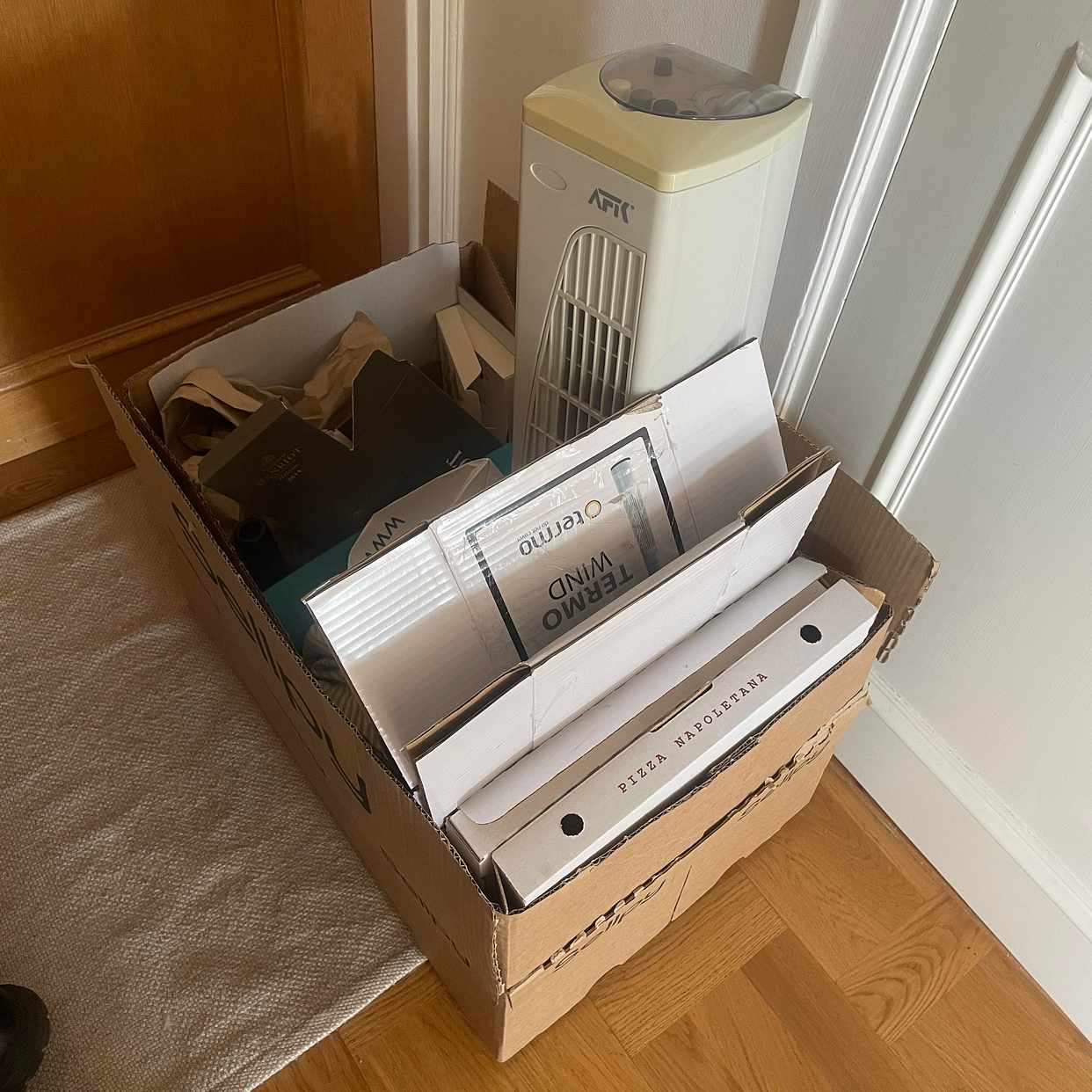 image of 1 box mixed trash - Stockholm