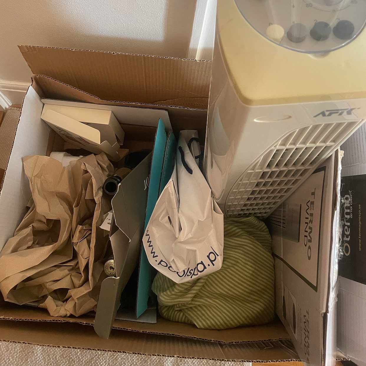 image of 1 box mixed trash - Stockholm