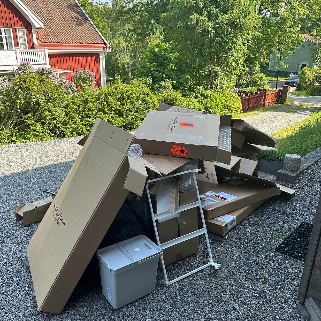 image of Kartonger, plast etc. - Saltsjö-Duvnäs