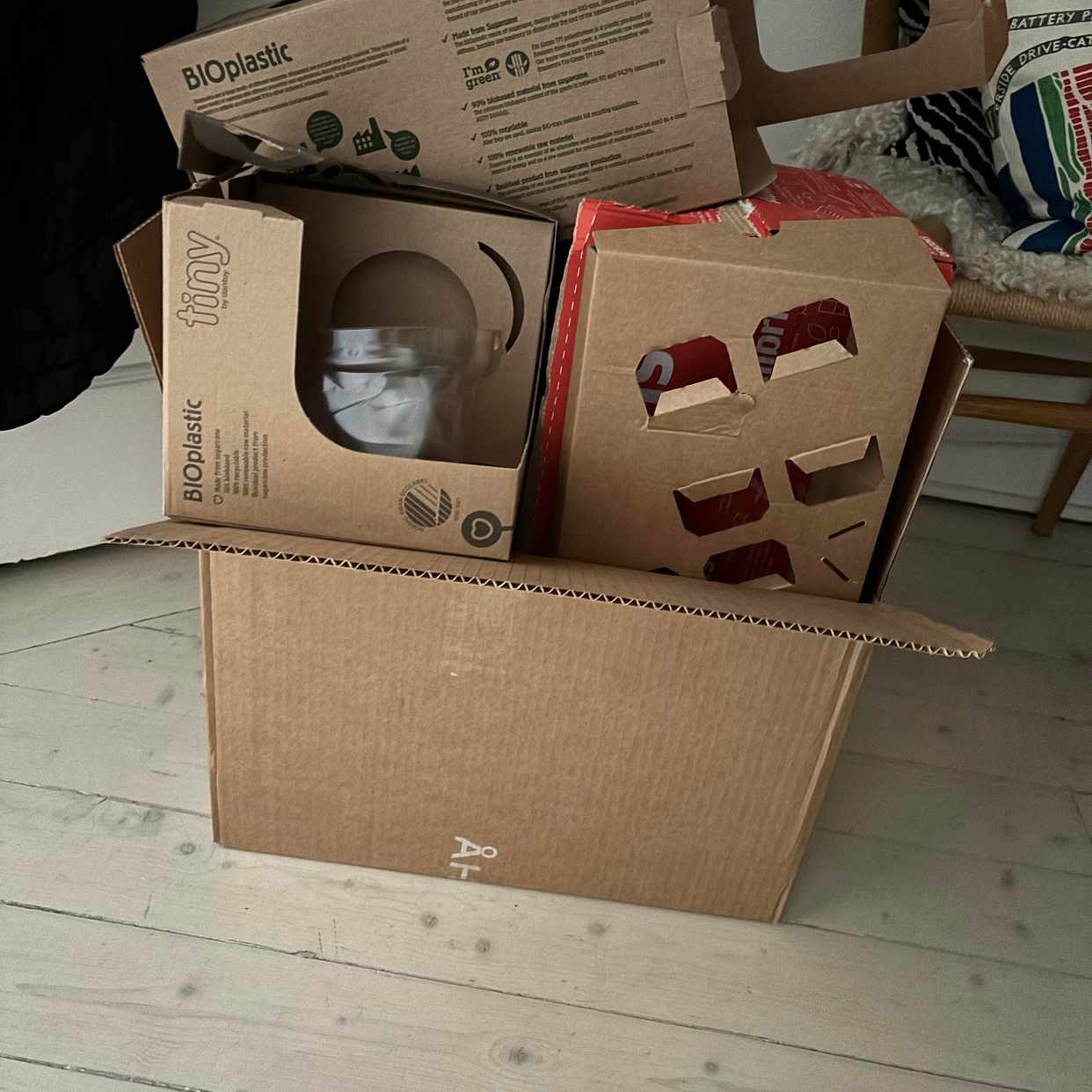 image of Kartonger och plast - Stockholm