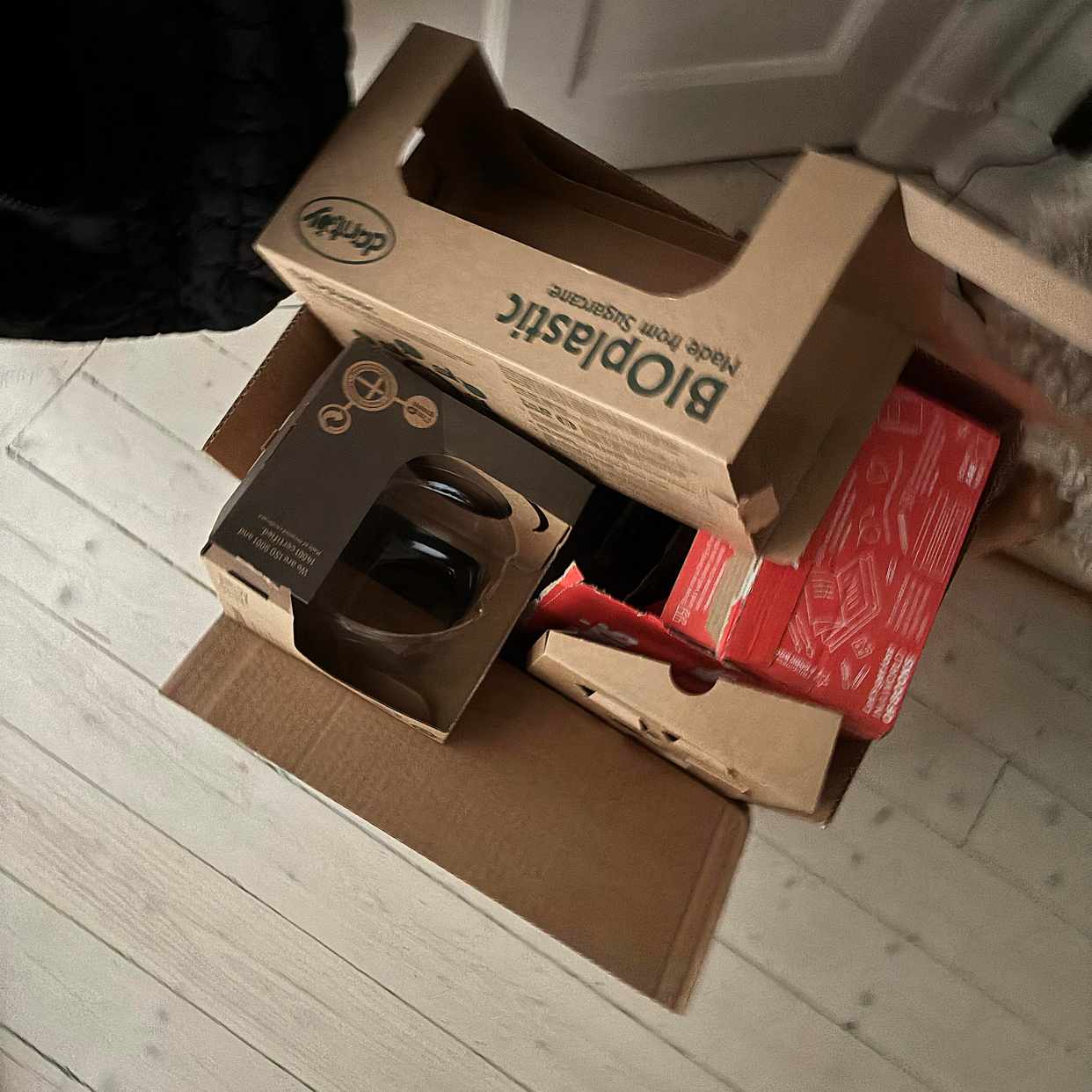 image of Kartonger och plast - Stockholm