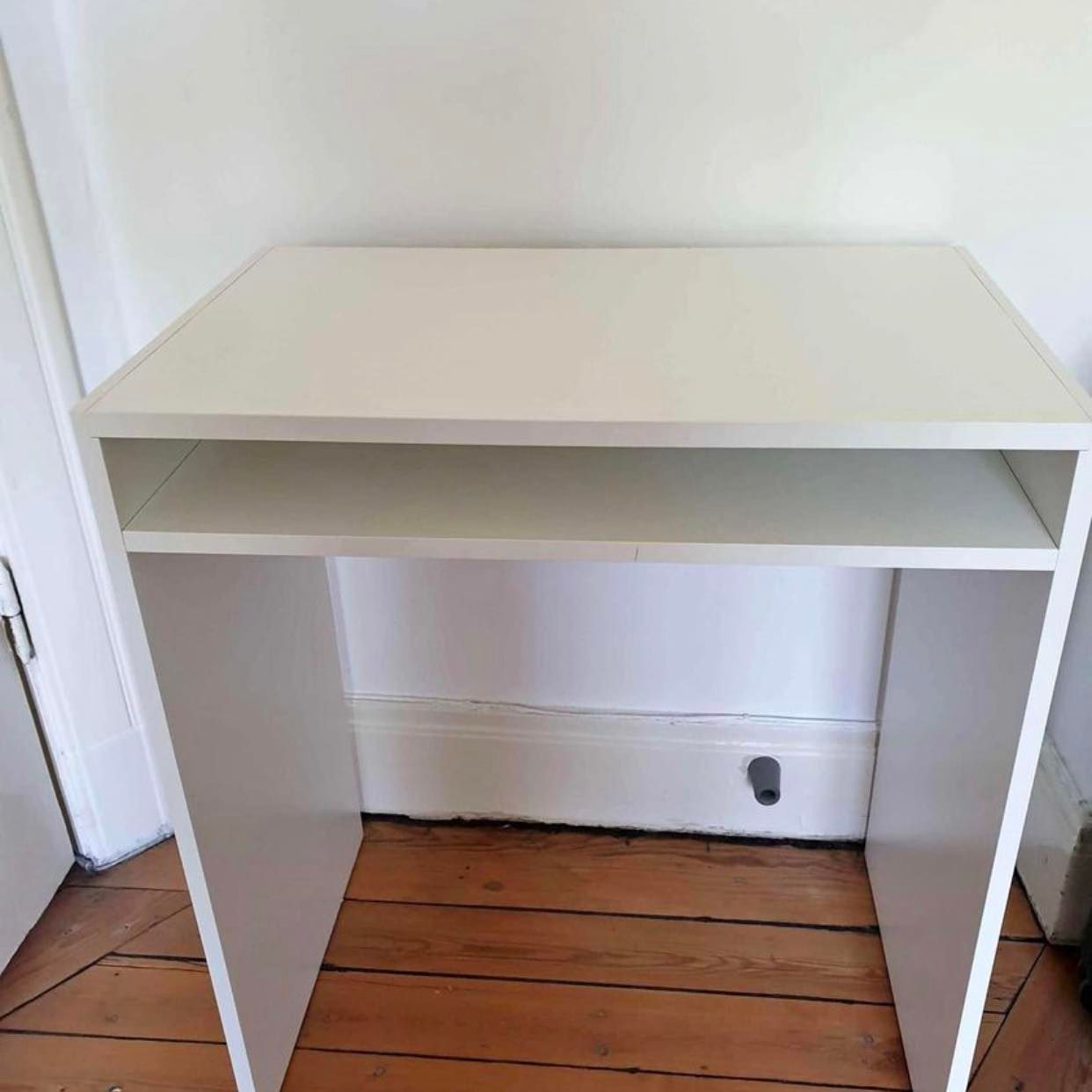 image of Skrivbord - 