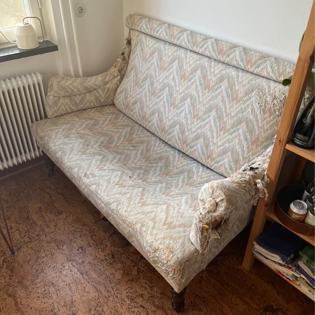 image of Gammal soffa - Skärholmen