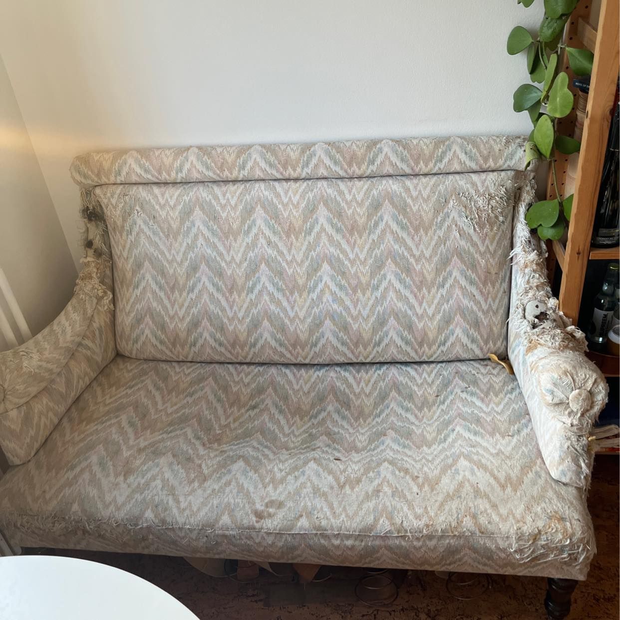 image of Gammal soffa - Skärholmen