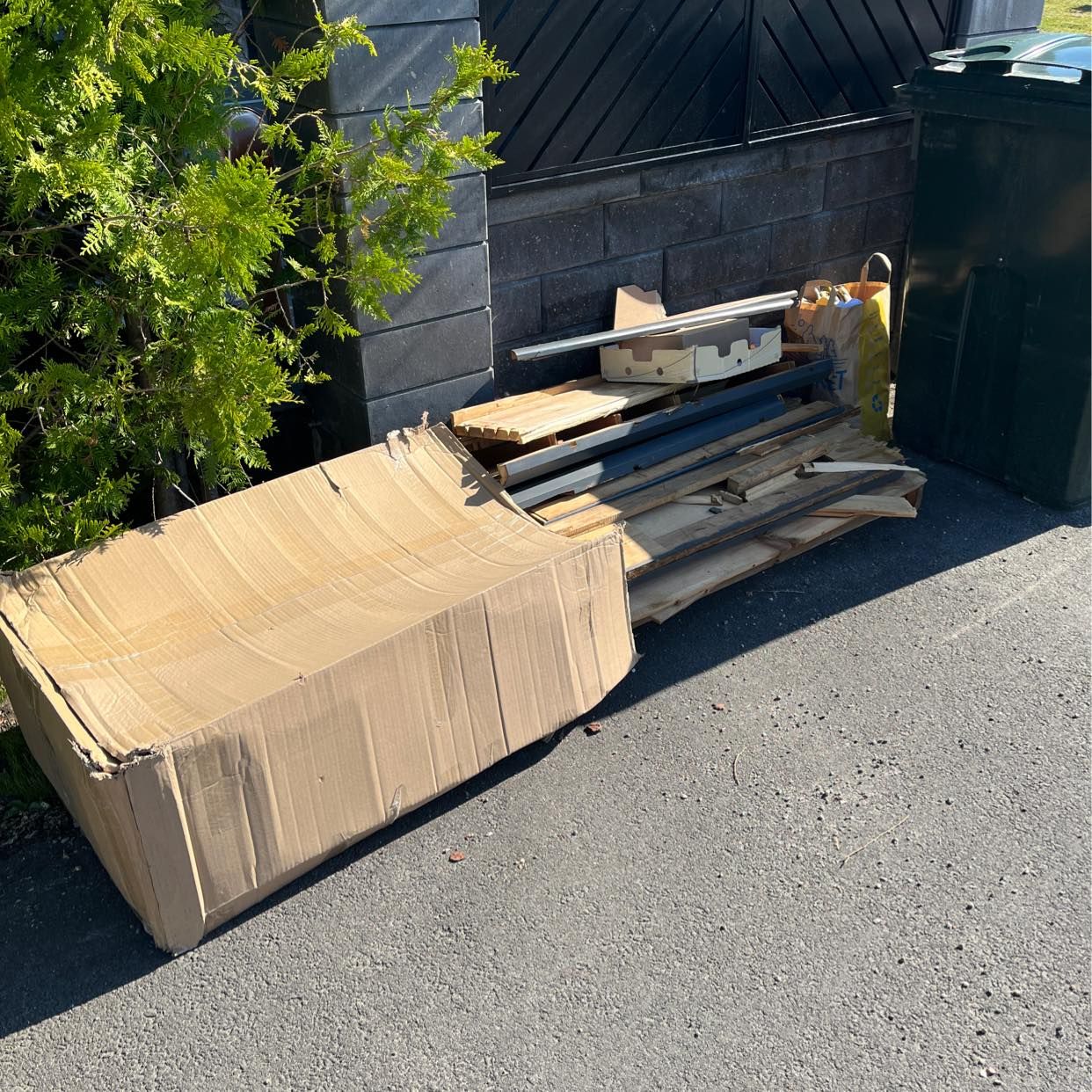 image of Lite skräp som skall till - Ekerö