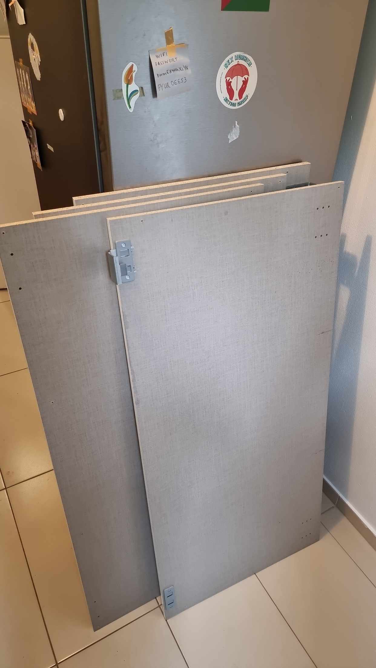 image of Garderobe wegwerfen - Berlin