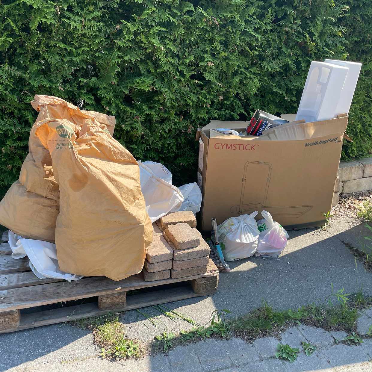 image of Diverse rubbish - Täby