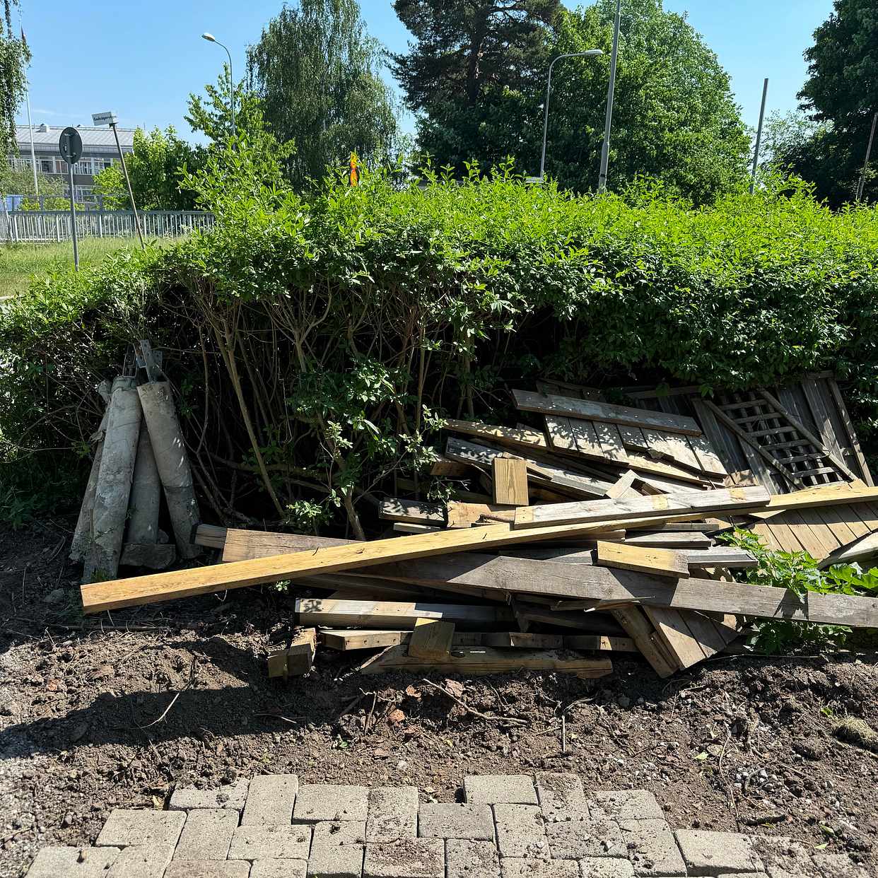 image of Garden waste, wood, etc - Enskede Gård