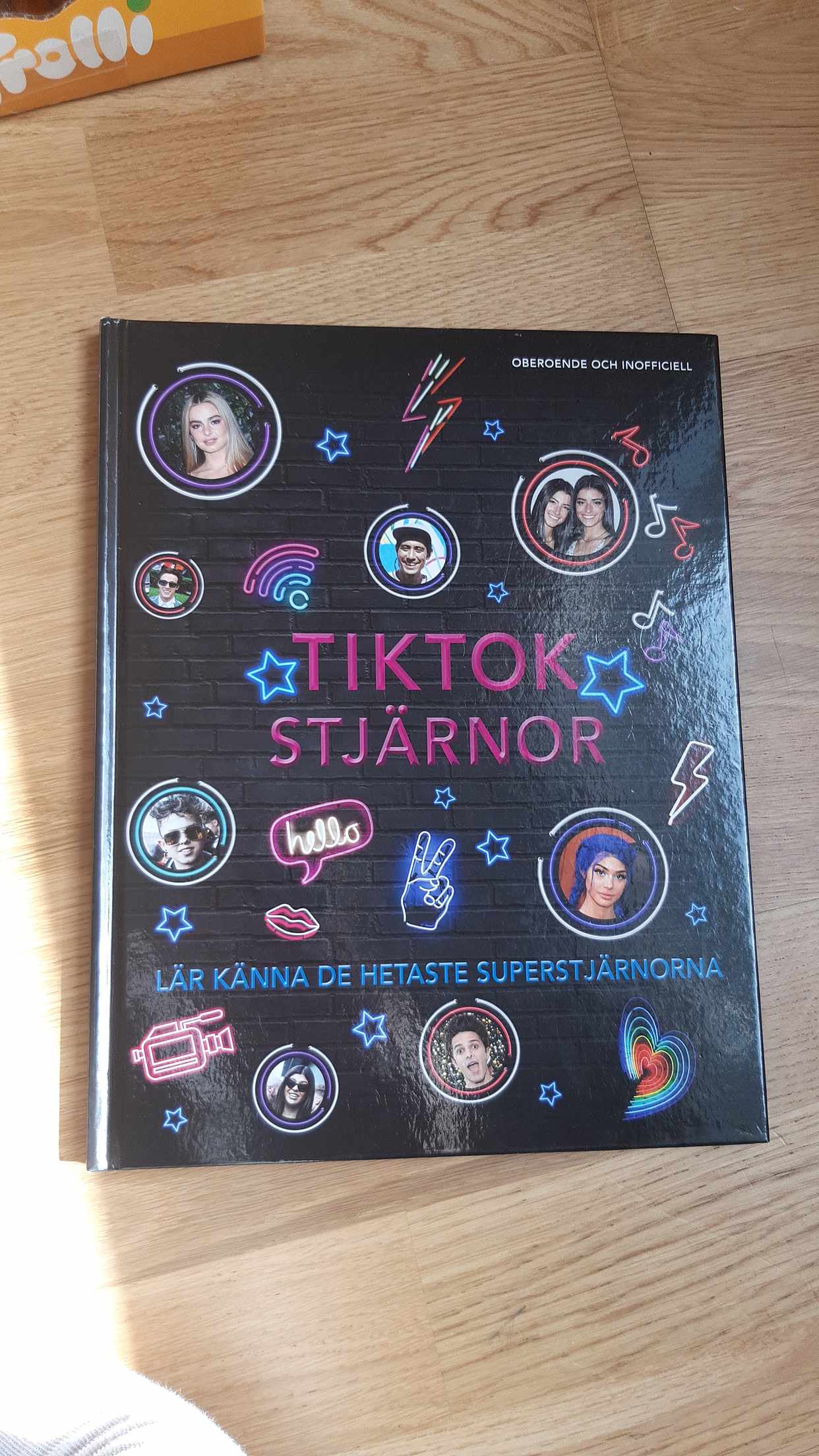 image of Bok om tiktok stjärnor - Uttran