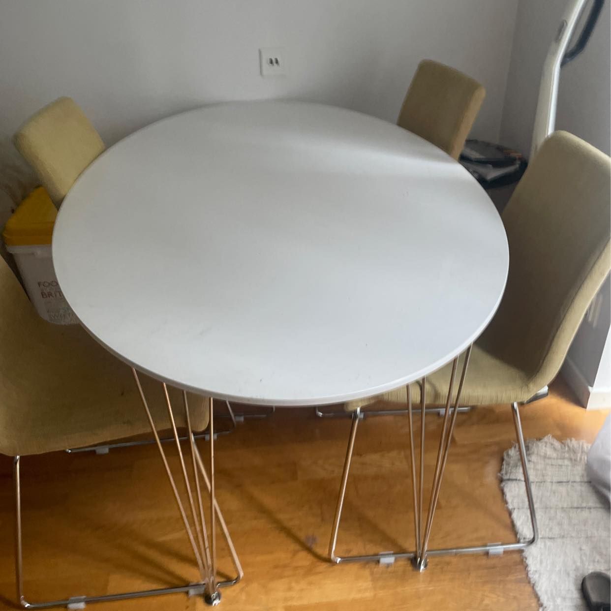 image of Endast bordet - Bromma