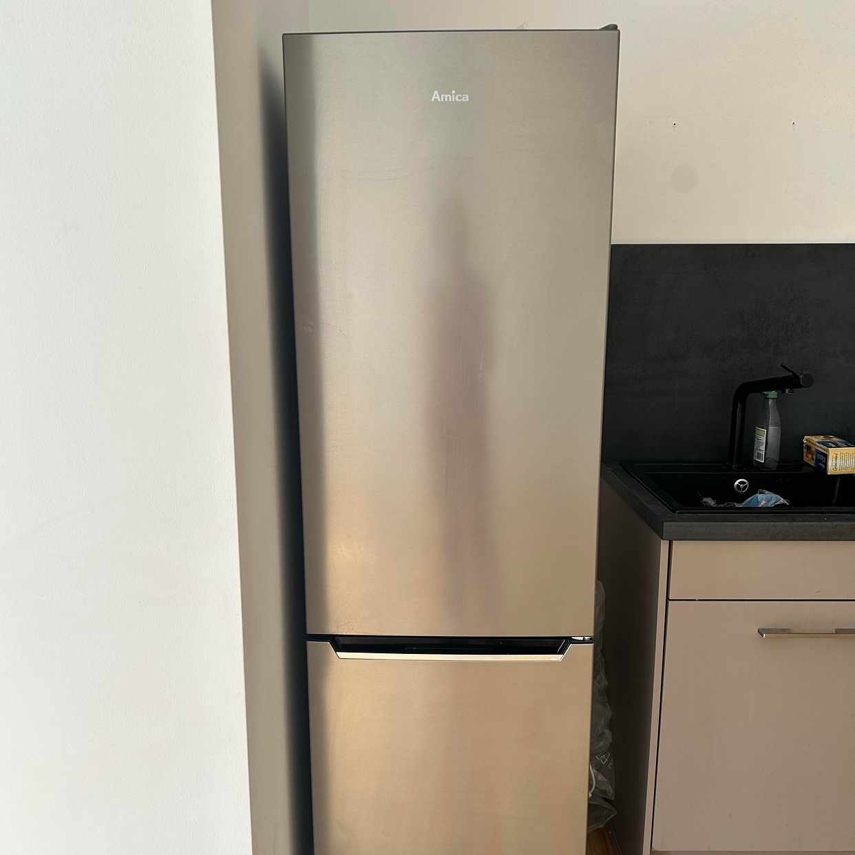image of Fridge move 1km Neukölln - 