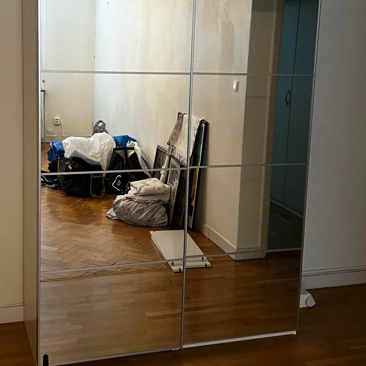 image of Garderob med skjutdörrar - Sundbyberg
