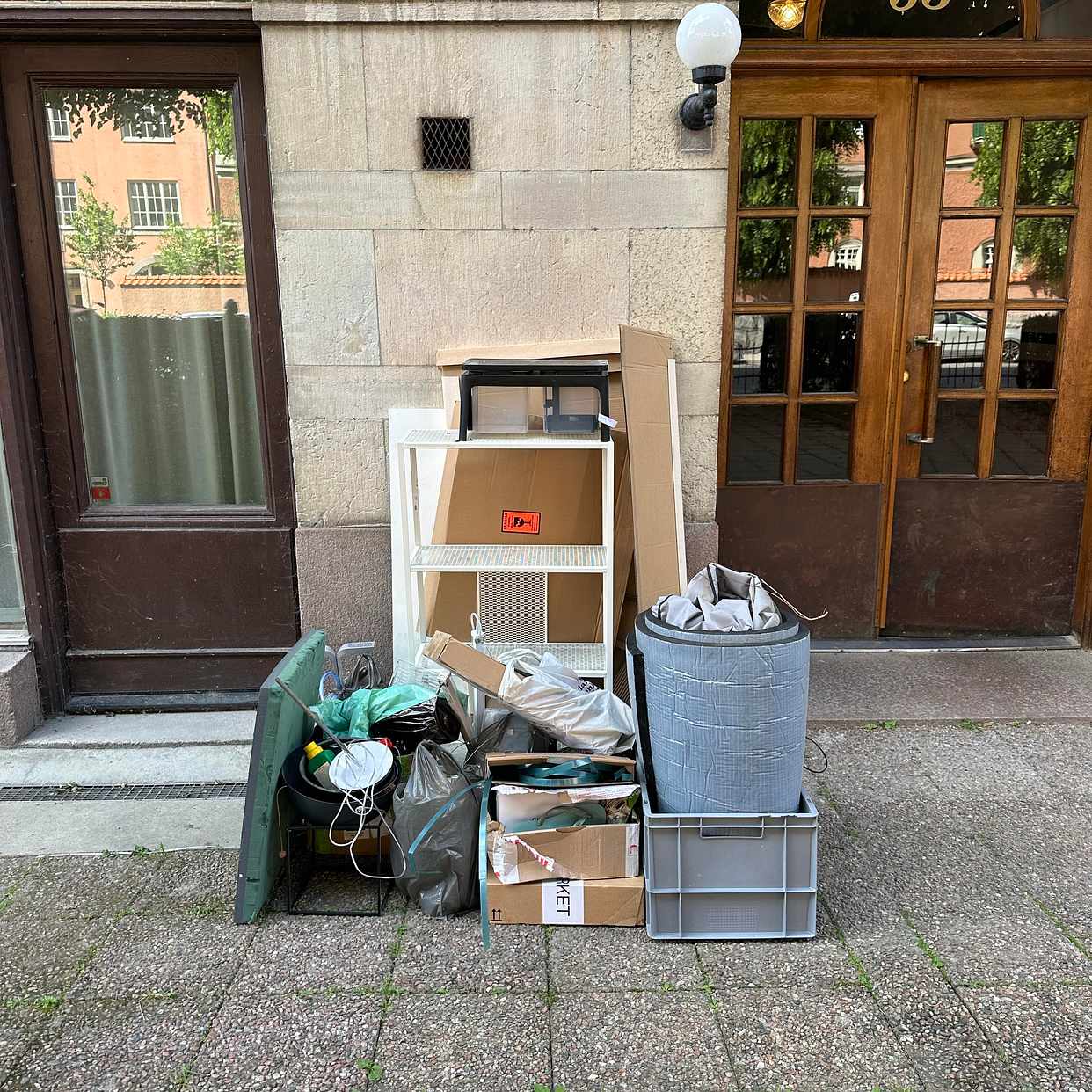 image of Slänga skräp - Stockholm