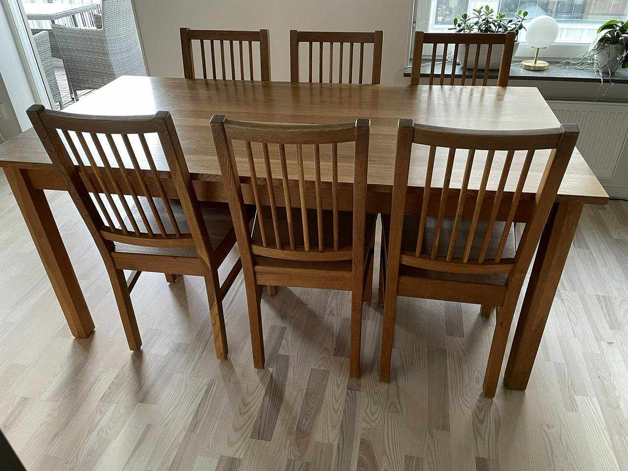 image of Ekbord med sex stolar i e - 