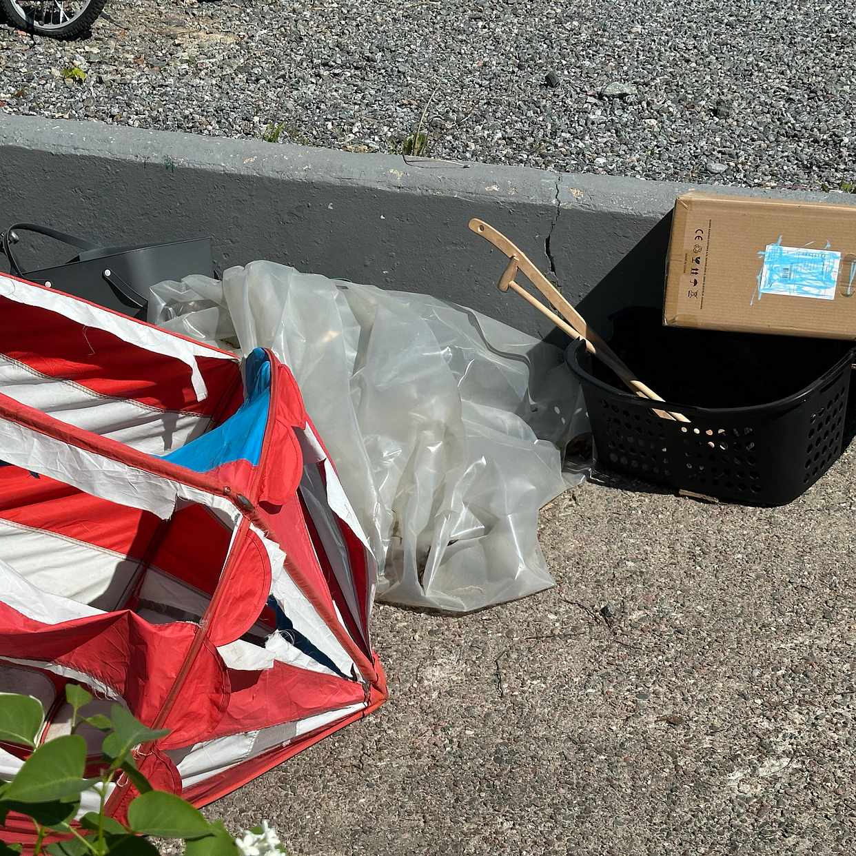 image of Trädgårdsavfall och skräp - Österhaninge
