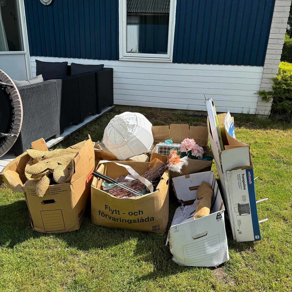 image of Kartong, glas, återvinnin - Järfälla