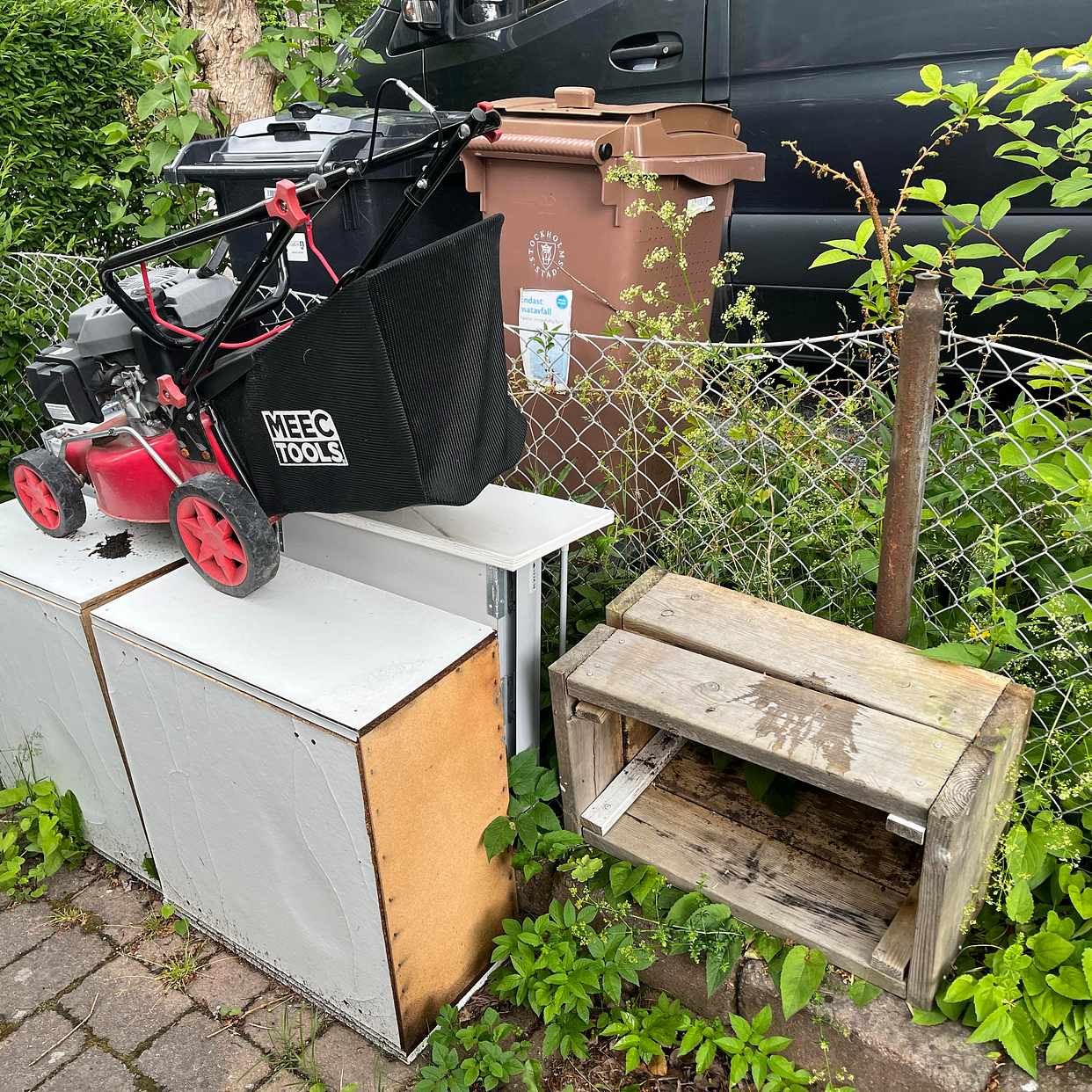 image of Grassclipper, cardboard - Enskede