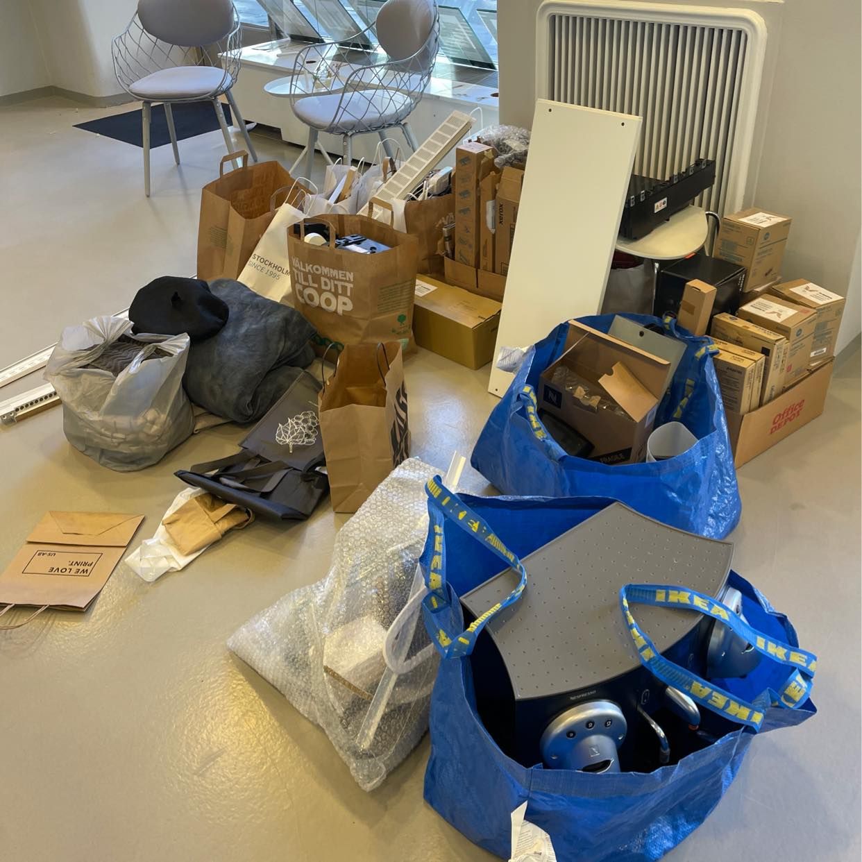image of Blandad kontorsskräp. - Norrmalm