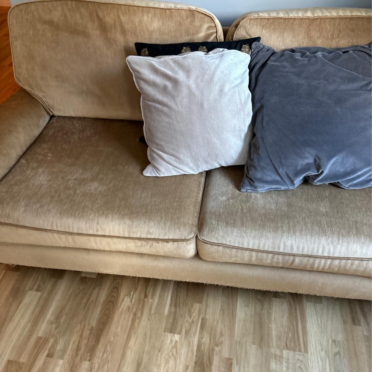 image of Hämta o återvinn soffa - Täby