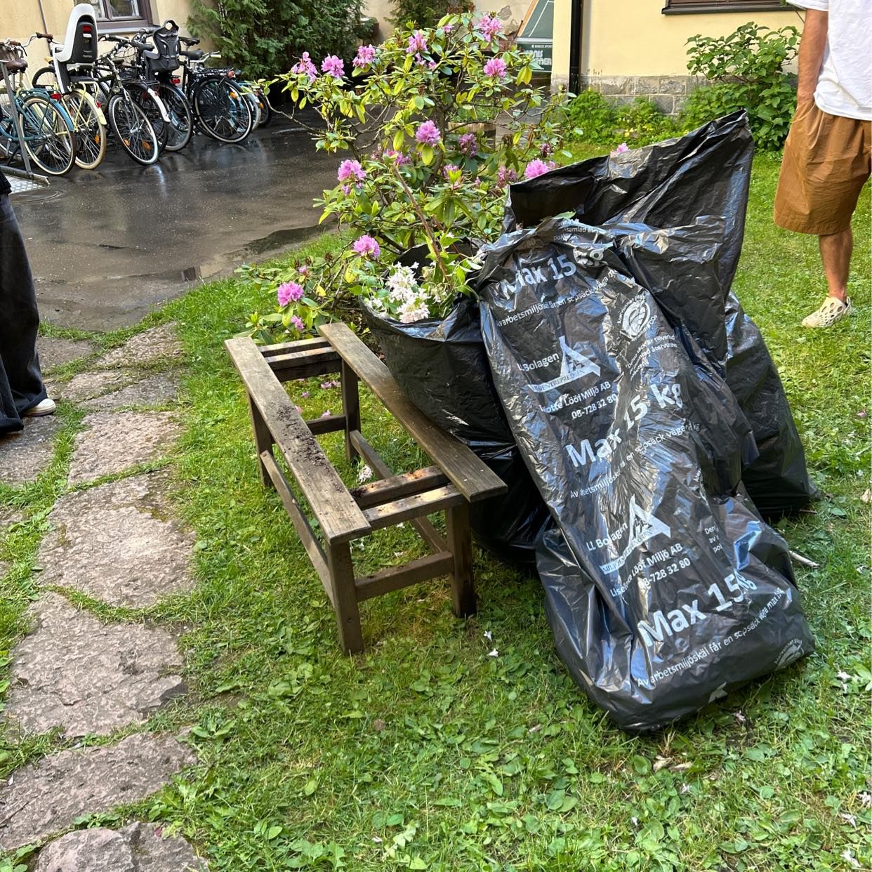 image of Trädgårdsavfall, kläder, - Stockholm