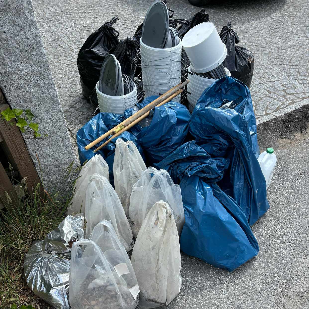 image of Trädgårdsavfall & plast - Lidingö