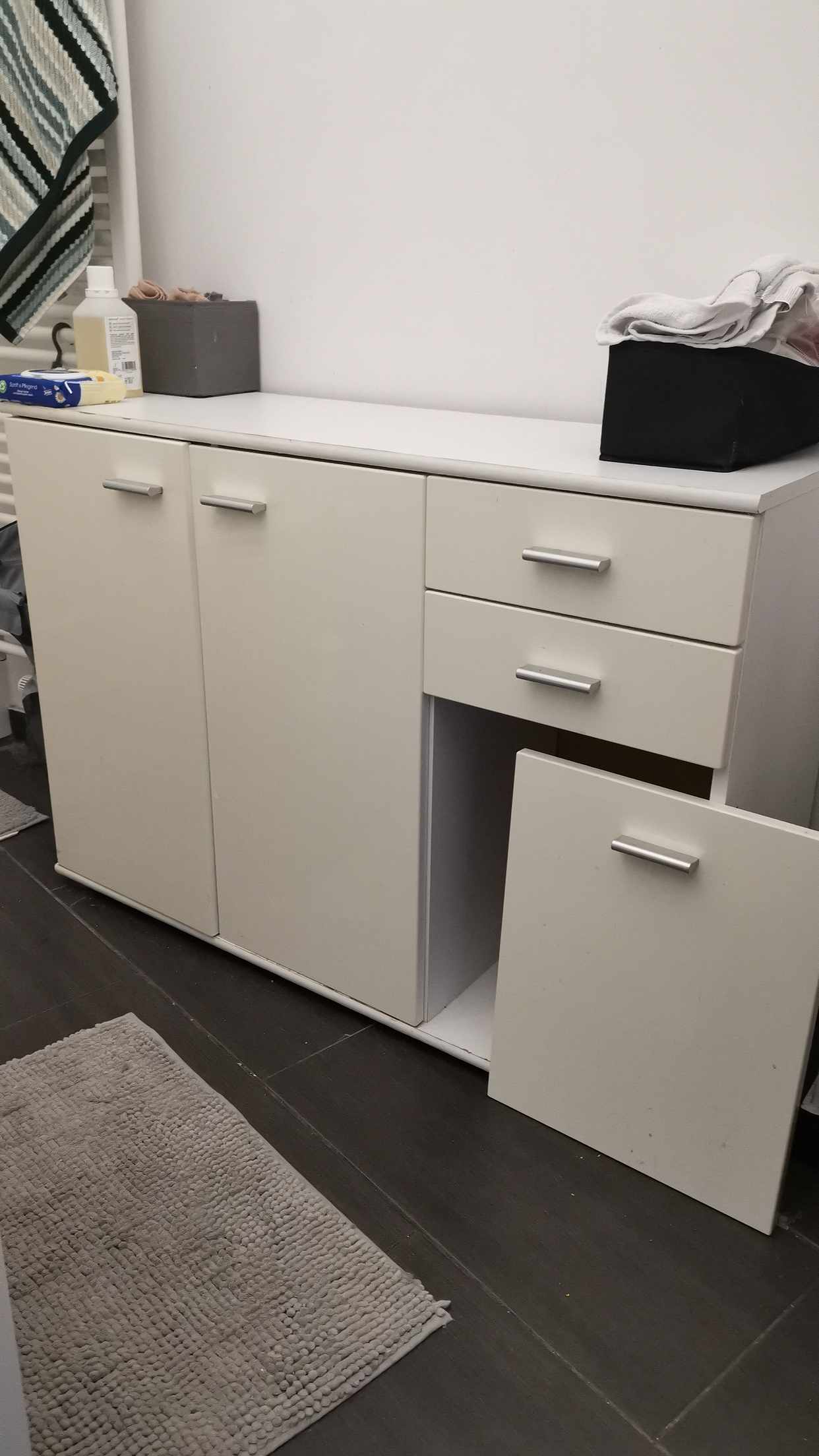 image of Bathroom cabinet - Berlin