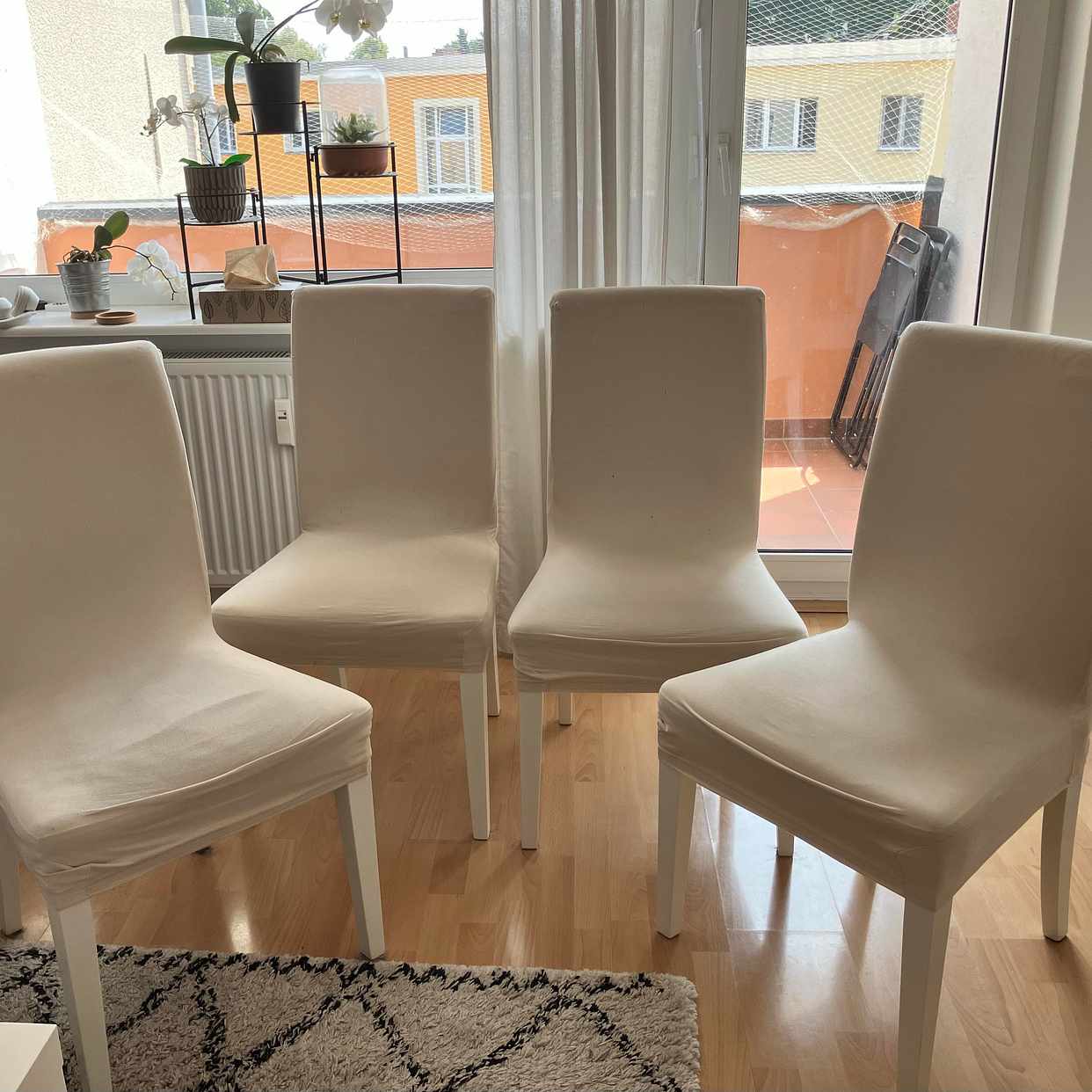 image of 4 Stühle - Berlin