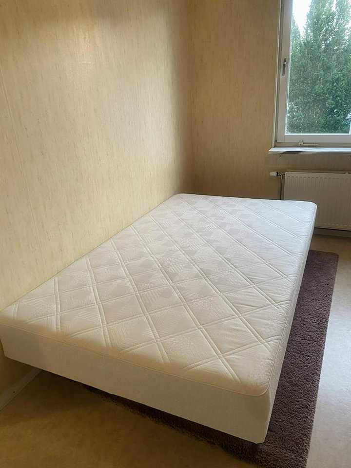 image of Queensize säng 120 x 200 - 