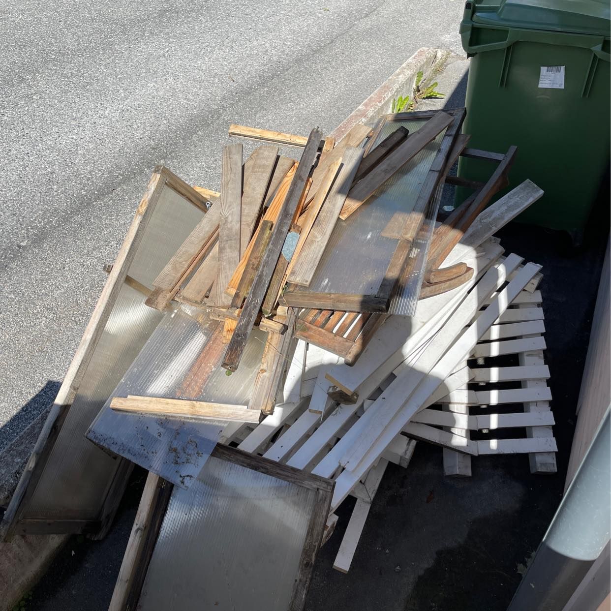 image of Slänga trä mm. - Nacka
