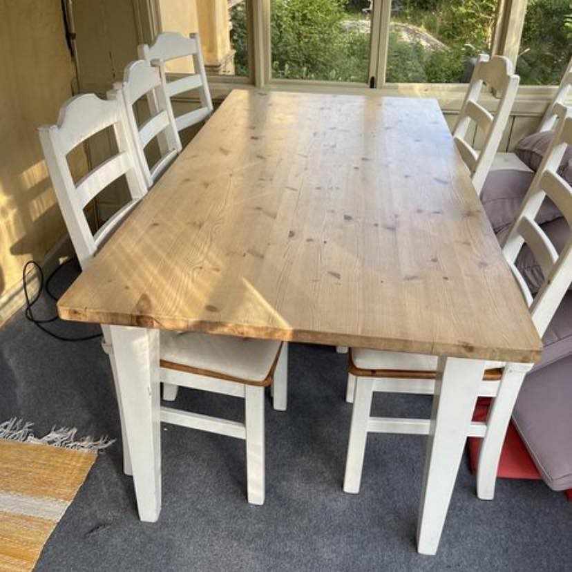 image of Hämta bord och stolar - 