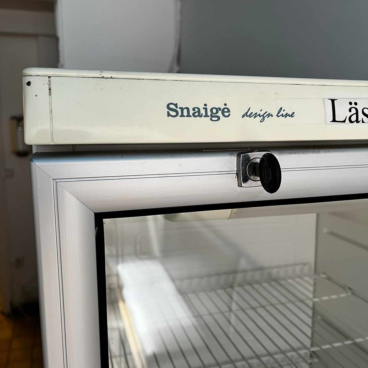 image of Give away: läsk kyl - Stockholm