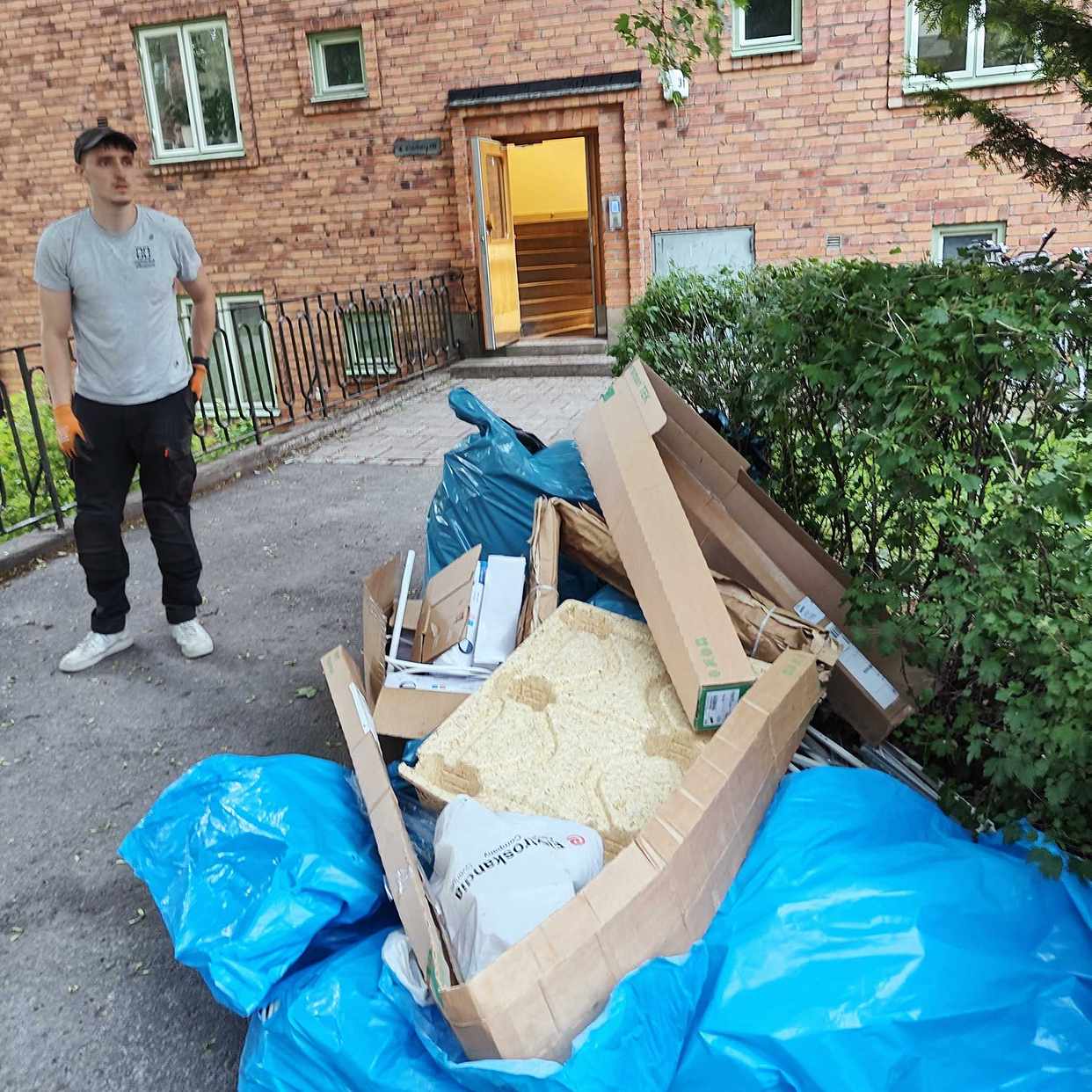 image of Emballage och elskrot - Hägersten