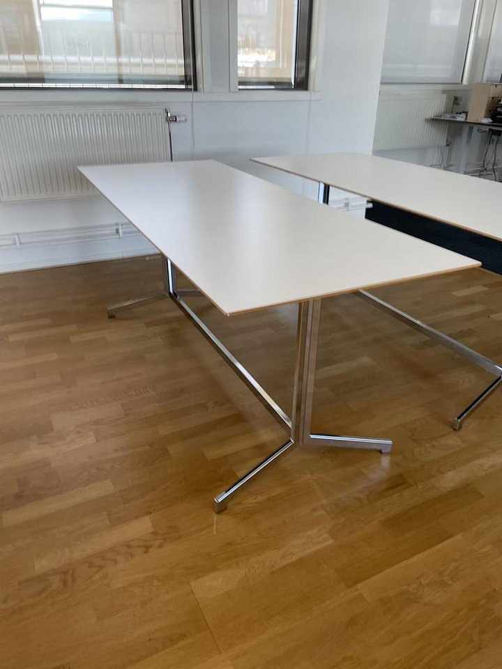 image of Bord 196lång77högt66brett - 