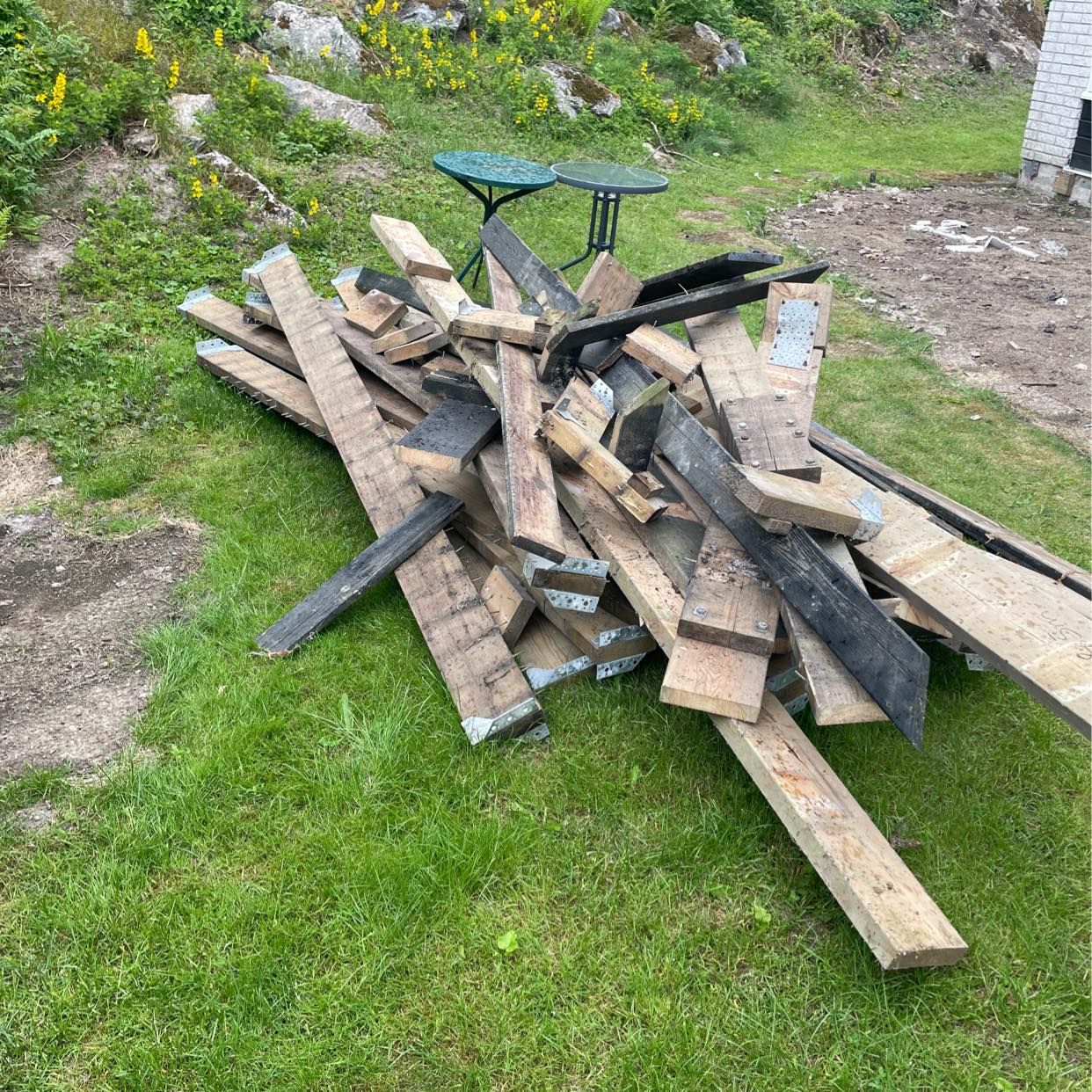 image of Träavfall från altan - Södertälje
