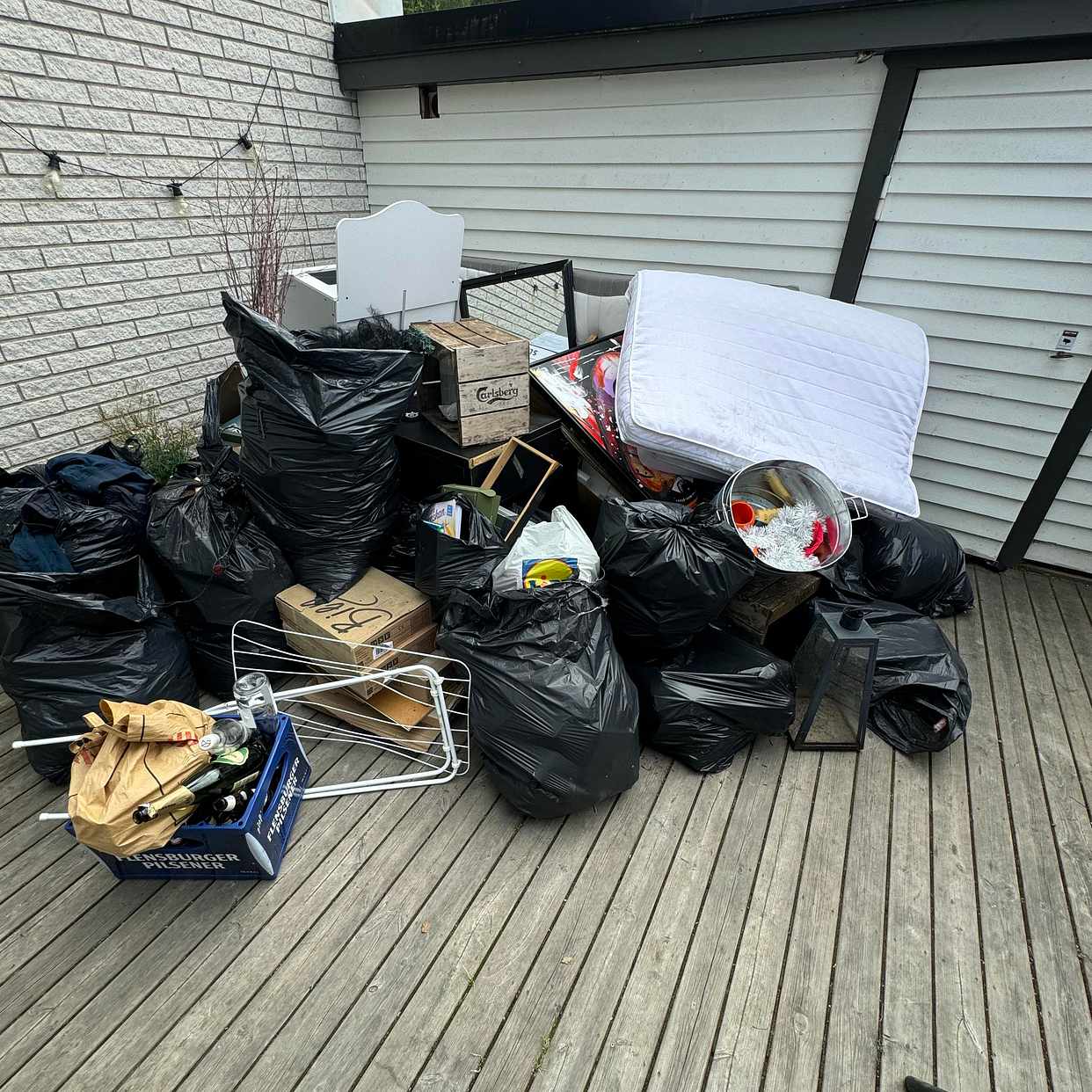 image of Allt skräp på bilderna - Ekerö