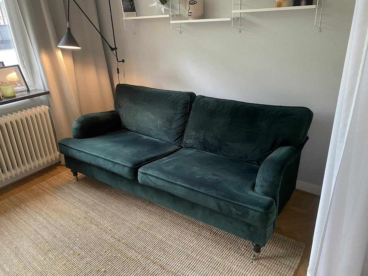 image of Grön soffa i sammet  - 