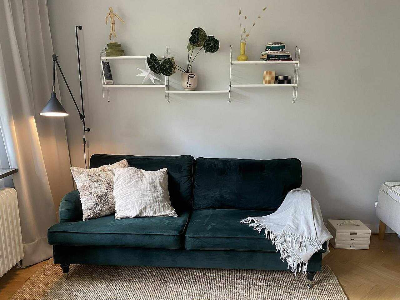 image of Grön soffa i sammet  - 