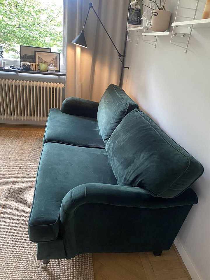 image of Grön soffa i sammet  - 