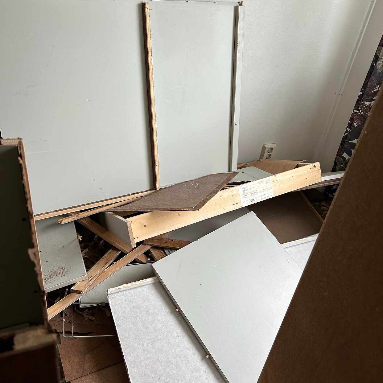 image of Remove and recycle - Solna