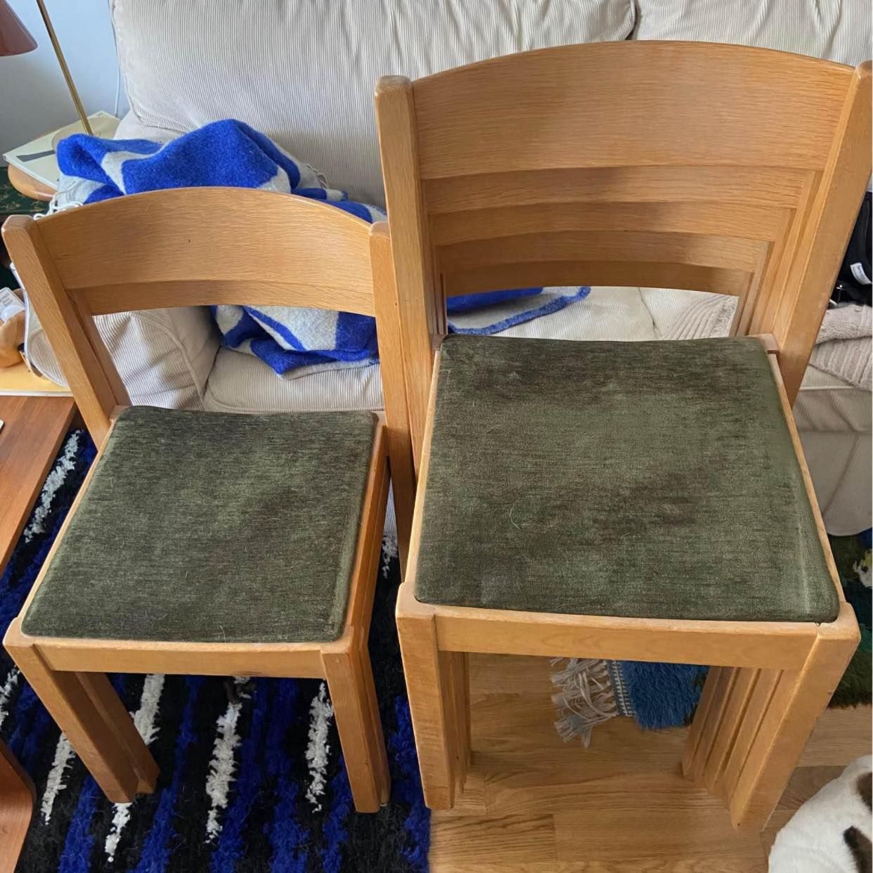 image of 7 chairs - 
