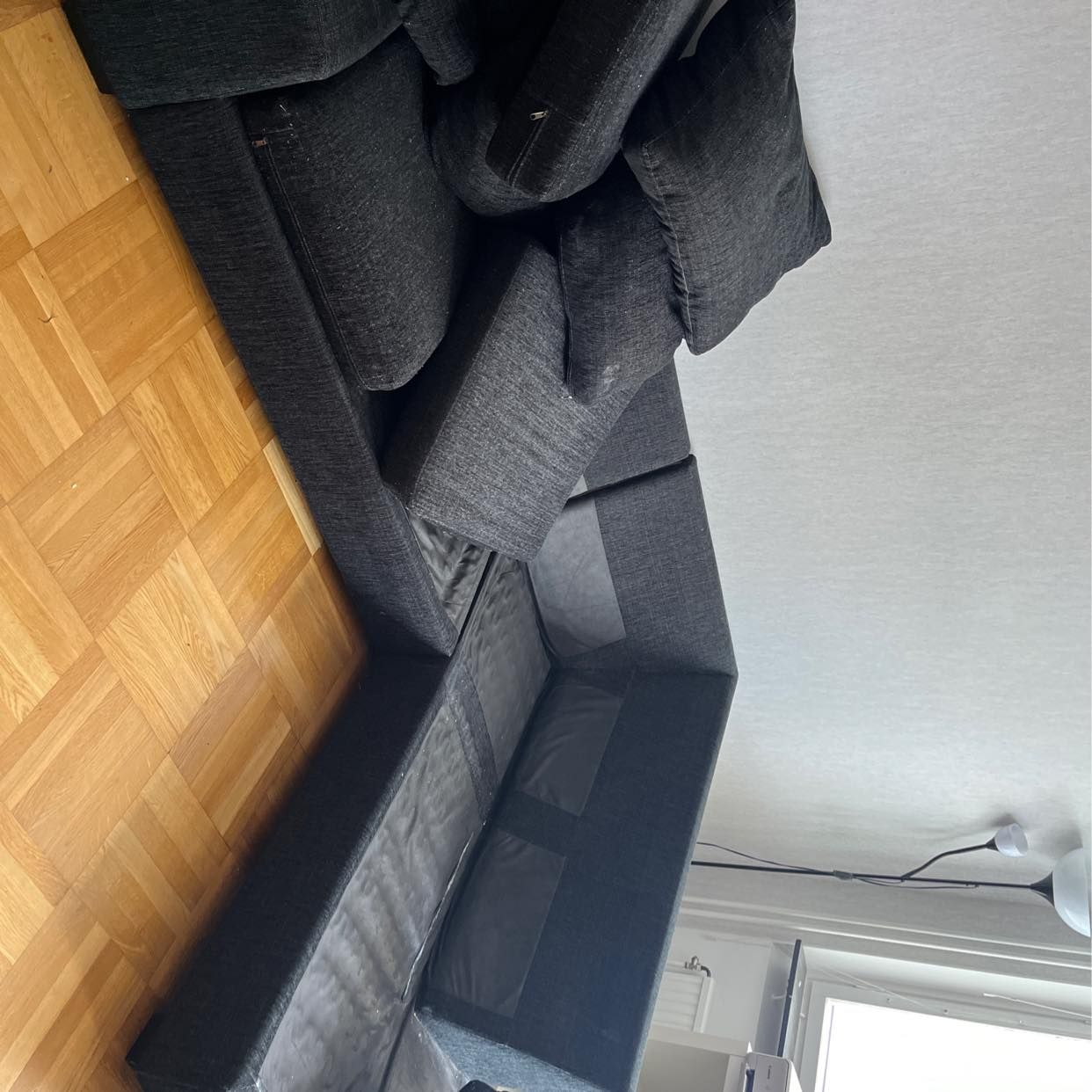 image of Sofa and table - 