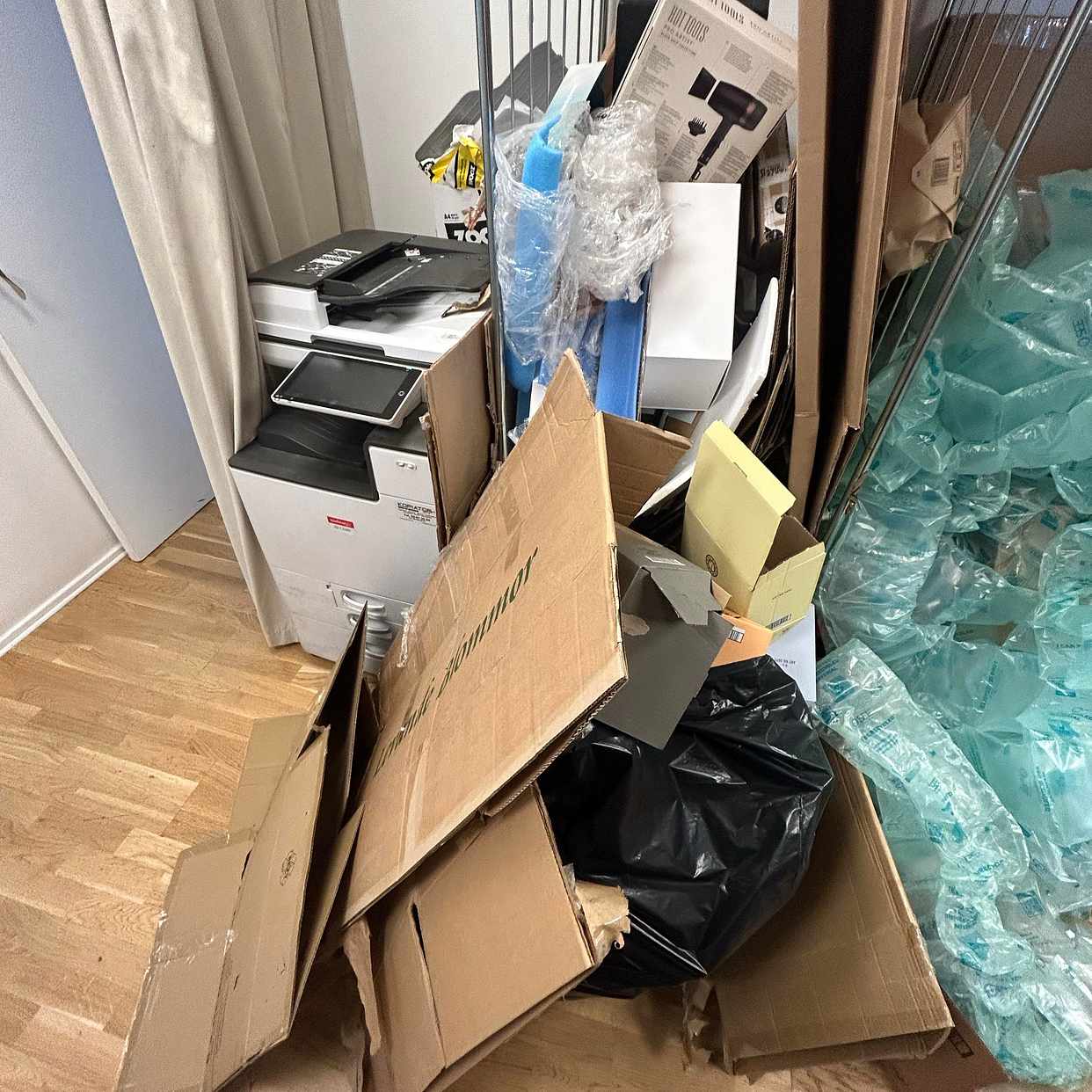 image of Kartonger och plast - Östermalm