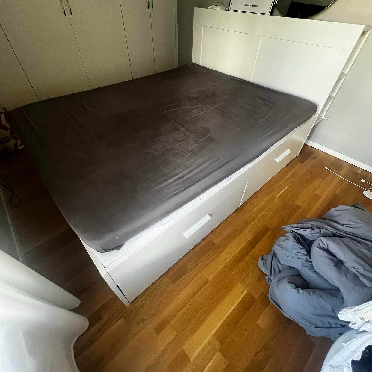image of Hämta Ikea säng - Barkarby
