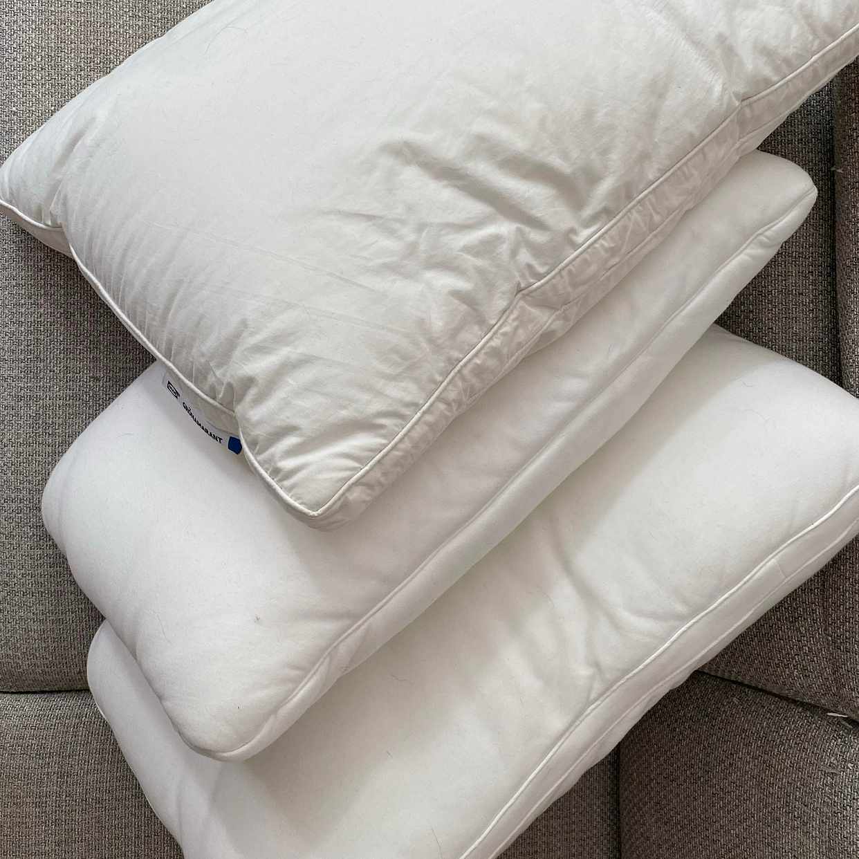 image of Three free pillows - Skarpnäck