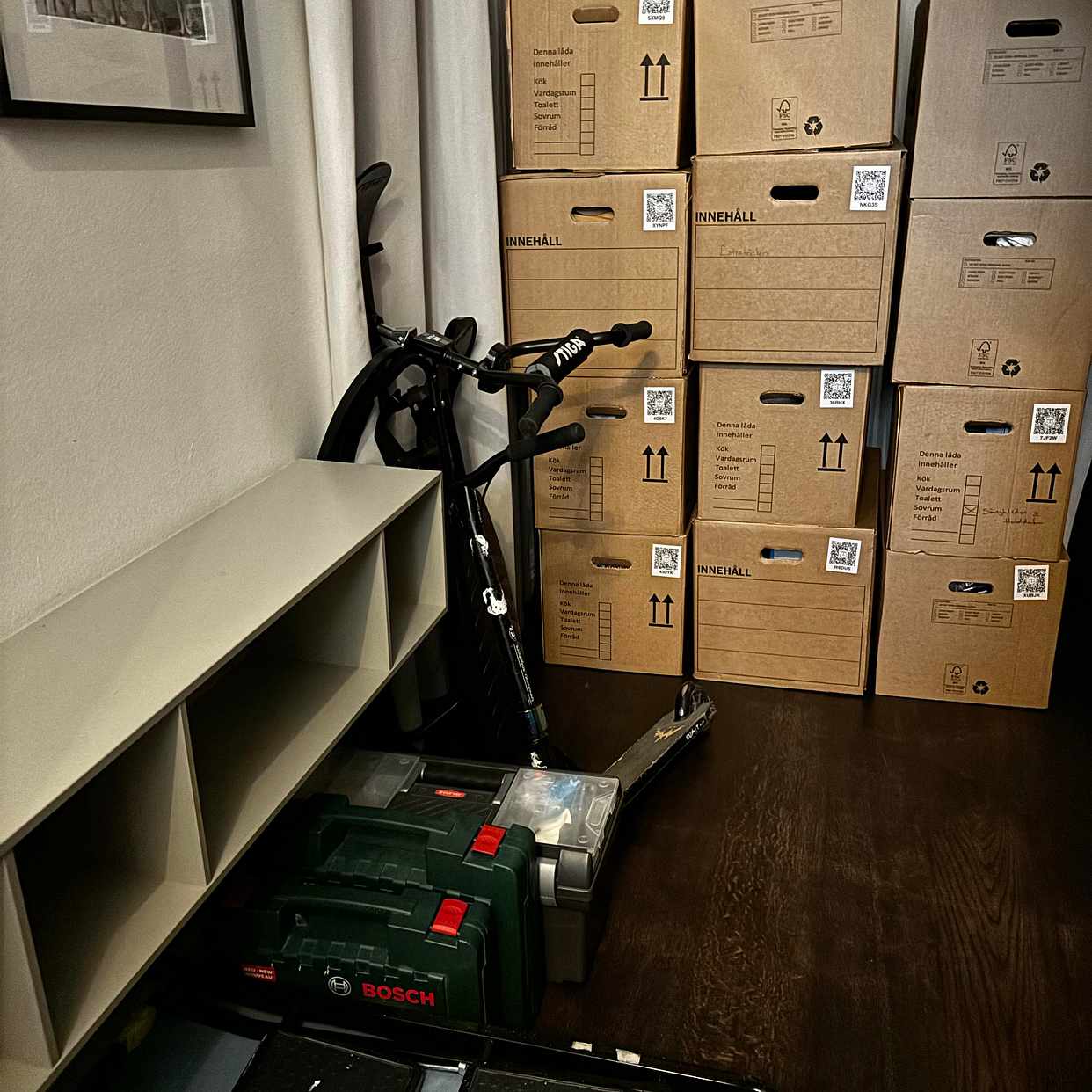 image of Move boxes and items - 