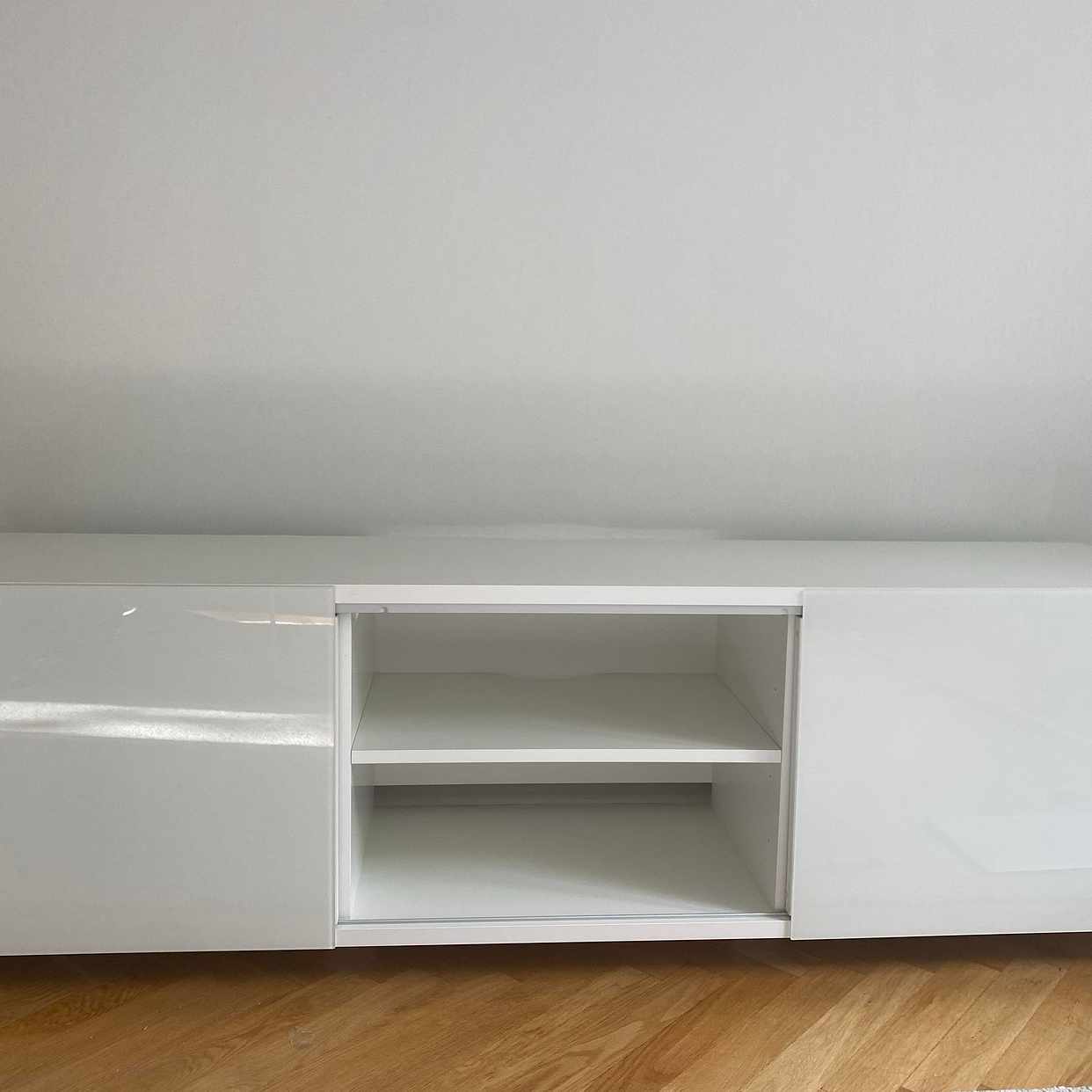 image of Tv-bänk - Sydväst