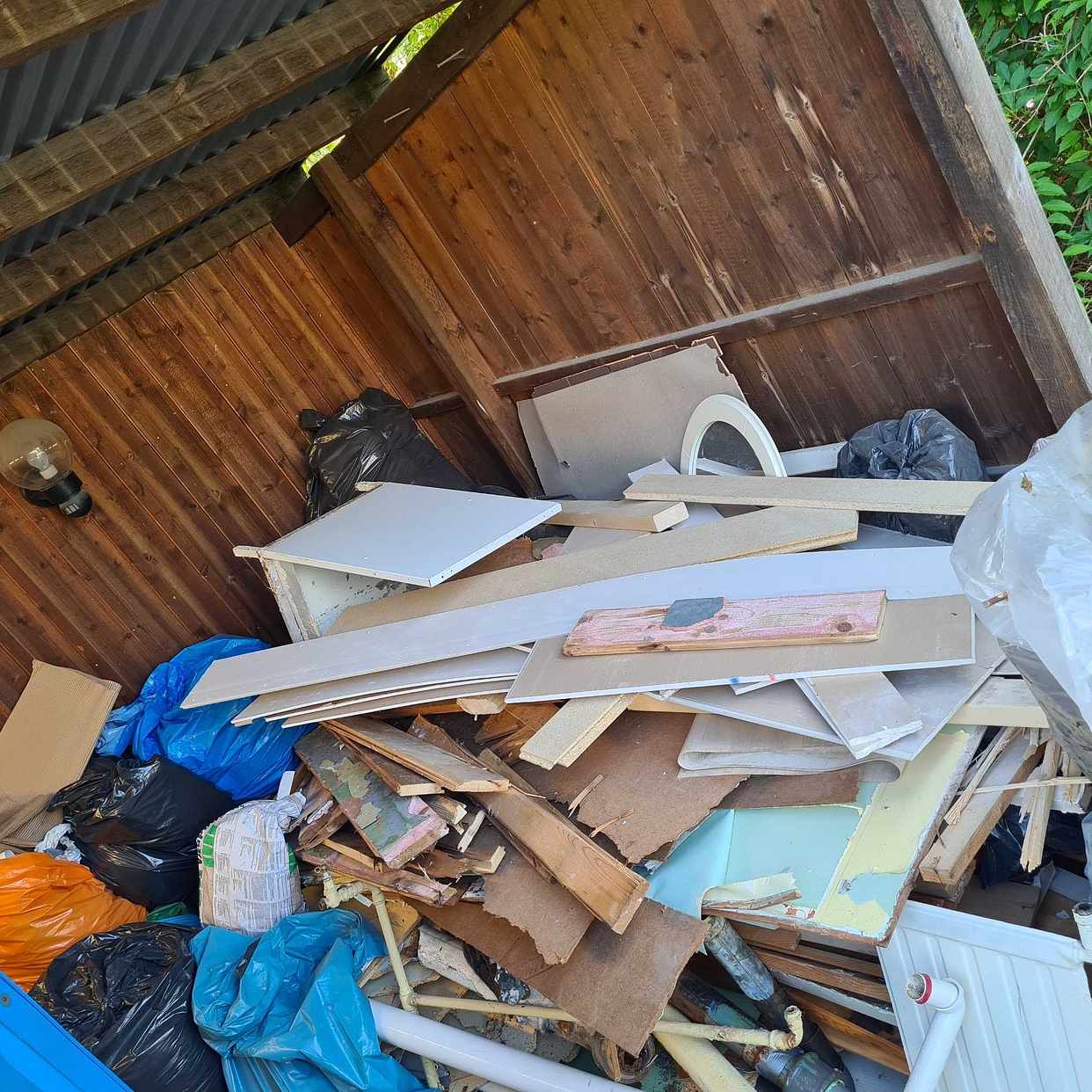 image of Byggavfall renovering - Bromma